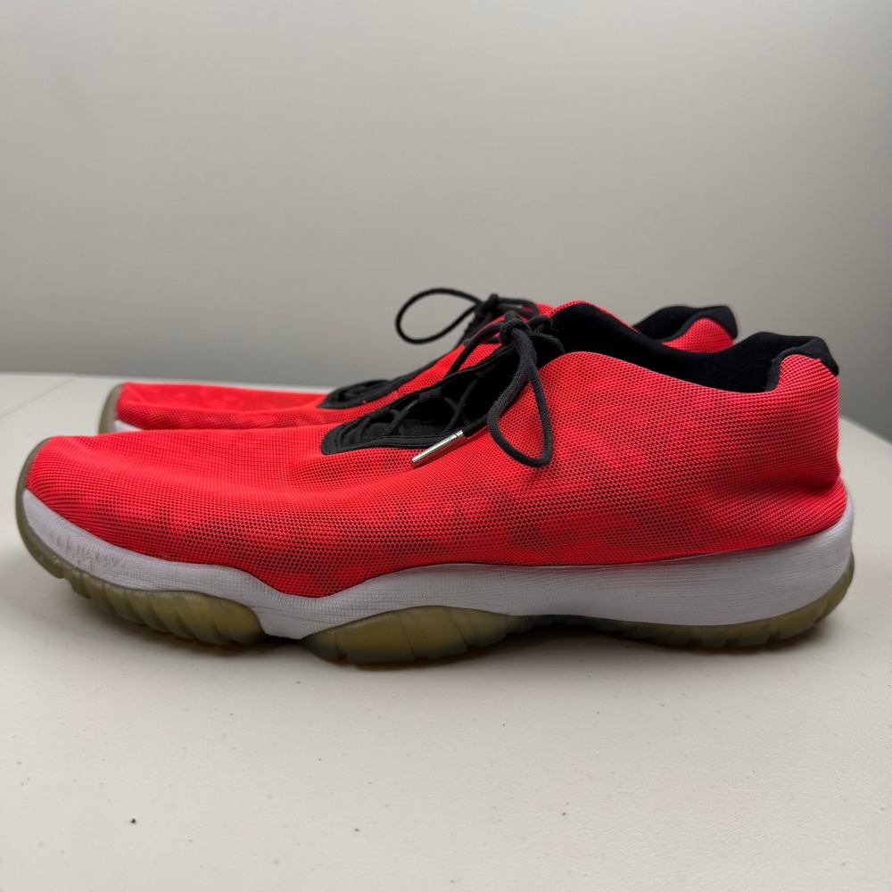 Air Jordan Future Low University Red Black White 718948-622 Mens 12 Womens 13.5
